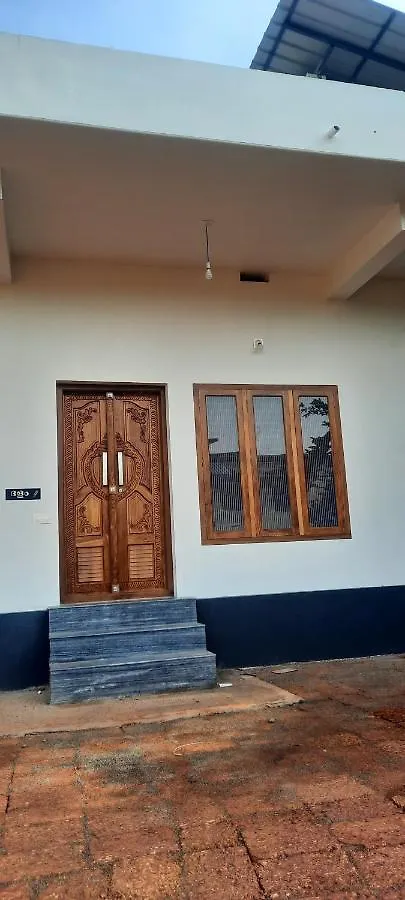Dalam Home At Irikkur Сasa de vacaciones